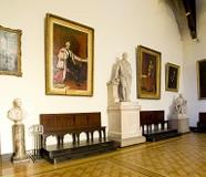 WEb newsParliament Hall statue and busts